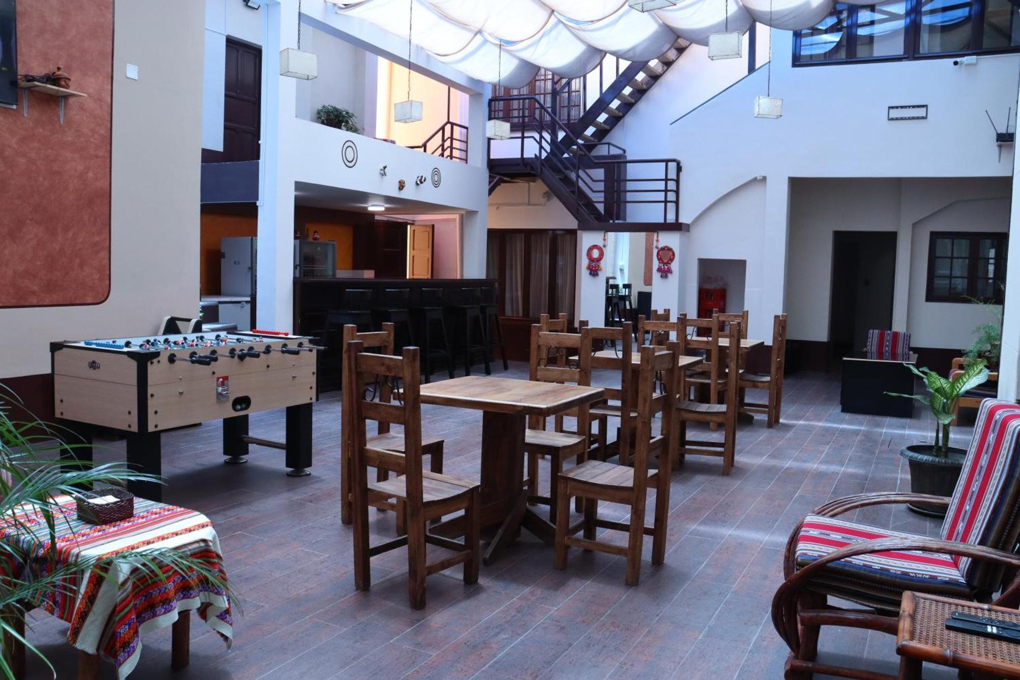 Raven La Paz Hotel Exterior photo